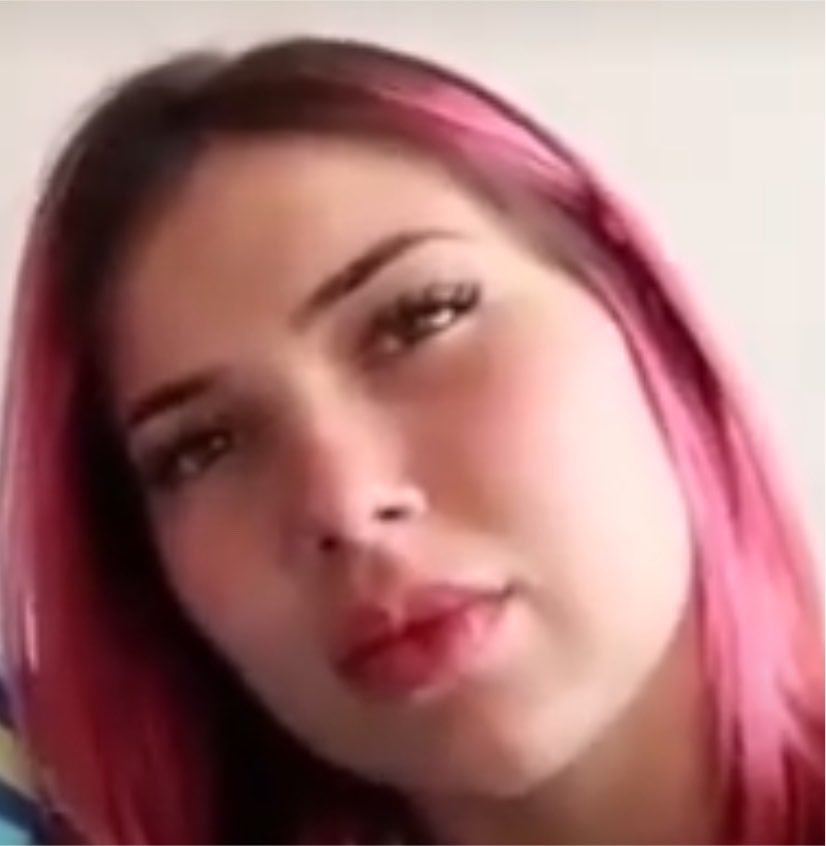 Biaeeel's tweet photo. @gabsielaa Pior que não tem playlist kkkkkkkkkkkk tava no youtube sem fazer login foi simplesmente uma benção do algoritmo https://t.co/xXrAWKXyFS