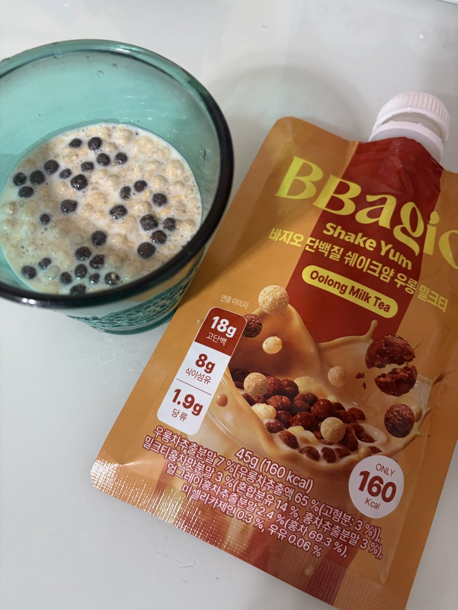 Ragu527655165's tweet photo. バジオプロテインシェイク🍓🍵🍫
パウチで手軽に水牛乳アーモンドミルクで美味しく飲めてクランチボールも入ってて満腹感もえられるよダイエットや健康に気づかう人におすすめだよ☺️
#バジオ #bbagio #プロテイン  ＃置き換え #ダイエット #PR
@dr_bbagio_jp @KrBagio1628 @Qoo10_Shopping https://t.co/I1X1aJeJC3