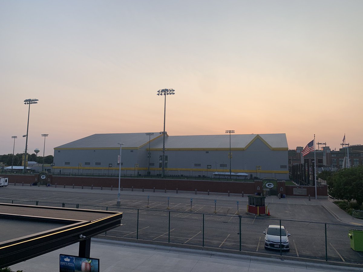 MarquesEversoll's tweet photo. See ya in 15 hours. 🏈

#GoPackGo https://t.co/RVrYNQJbyQ