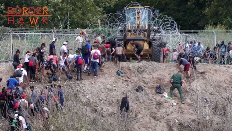 NYCBoilermaker's tweet photo. @mcguinnessfortx @delu_mar @nytimes Let in? Biden and Harris INVITED THEM. And when Texas tried to stop it… he sent the fucking national guard to stop them and sent bulldozers to lift up the barbed wire to help them in. I’ll never forget that act of treason. https://t.co/Y0J0ciXCbe