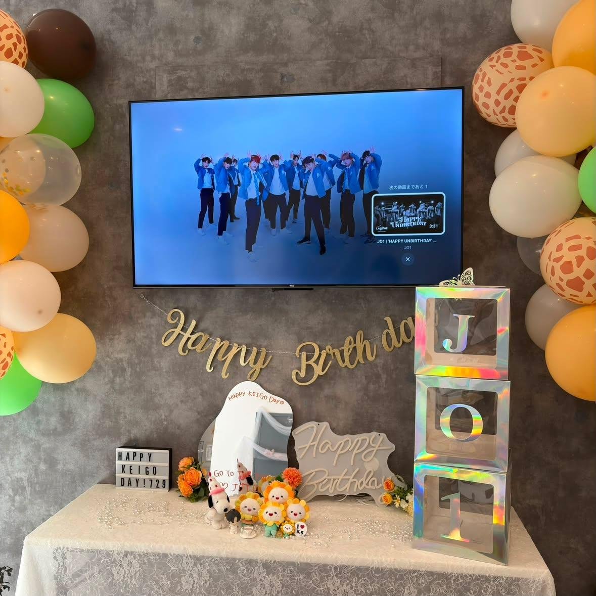 municafe240912's tweet photo. JO1の佐藤景瑚さんお誕生日おめでとうございます🎂🦒🍌
きりんの店内装飾は明日までとなります。
31日からはなにわ男子の大西流星さん、大橋和也さん仕様になります🧡💚
本日は定休日です。8月のスケジュールもご確認お願いします😊 https://t.co/eF2hxaTTSq