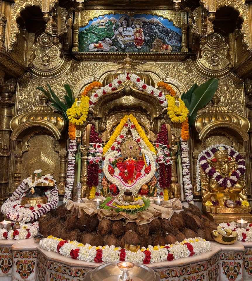 irajulpandya's tweet photo. गणपती  बाप्पा मोरया मंगलमूर्ती मोरया 🙏🚩२९/०७/२०२६

@SVTMumbai https://t.co/1JdJClURPI