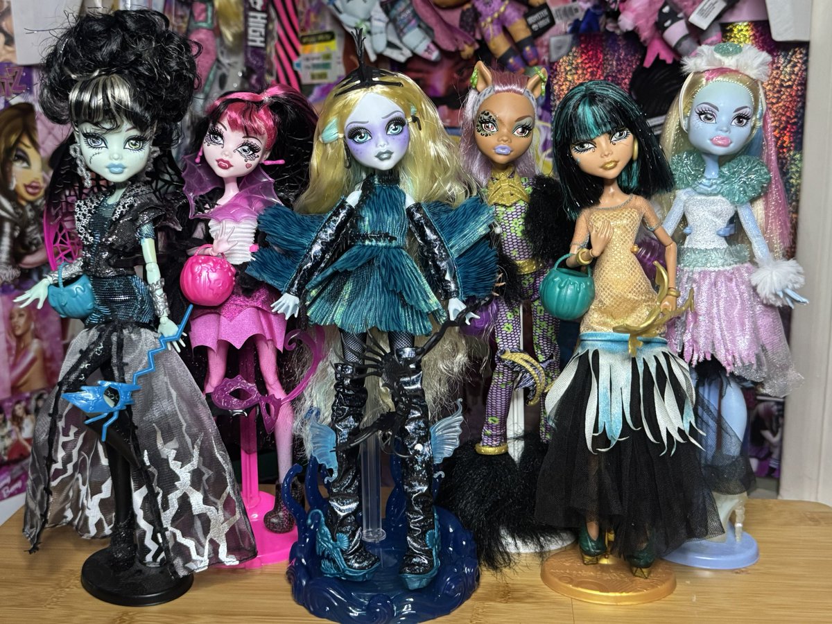 plastic_heartzz's tweet photo. Ghouls RULE 🎃👻 https://t.co/s6s7cbp1MM