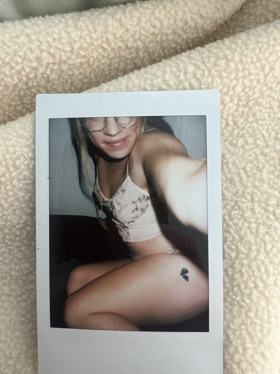 TSBJQueen's tweet photo. @mimitssxo Single and looking guys! If you want a gf who will deepthroat you everyday I’m the girl for you 😉❤️ https://t.co/noRf3afd97