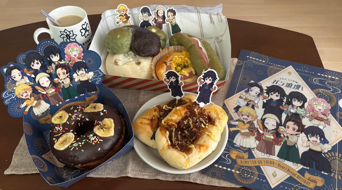 ume_b0si's tweet photo. 今日は朝イチで🥐も買いに行きました！
ぎゆさん可愛くてずっと見てられる🥰
ぎゆさんのパンは味が濃くて美味しかったです（笑） https://t.co/fXaaBwDeC3