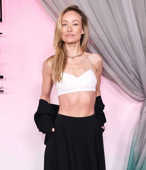 BraSizeX's tweet photo. Olivia Wilde Bra size
#OliviaWilde #BraSize #Cupsize #BodyMeasurements #Height #Weight #Age

Read More: https://t.co/Vx8ieapMVh https://t.co/eJKZswlaHi