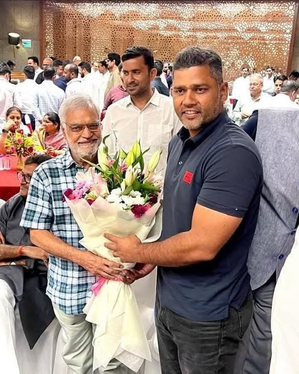 DevKishanMeena6's tweet photo. वरिष्ठ कांग्रेस नेता, राजस्थान विधानसभा के पूर्व अध्यक्ष, पूर्व केंद्रीय मंत्री,आदरणीय डॉ. सी.पी. जोशी जी को जन्मदिवस की हार्दिक बधाई एवं शुभकामनाएँ।
ईश्वर से आपके उत्तम स्वास्थ्य, दीर्घायु एवं सुखमय जीवन की कामना करता हूँ।
@drcpjoshi
@AshokChandnaINC https://t.co/dGssgefZ1b