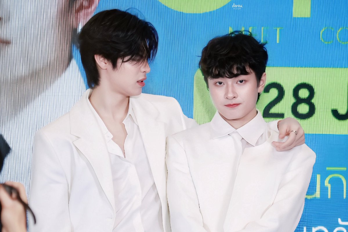 _02CLEAR's tweet photo. ตาไม่ถึง อย่ามาหึงทีหลัง👀✨

FAN CONNECT MEET CONNECT REMEMBER 

#เซ็นแจ้งมีธีร์เวฟ #THEEWAVE
#ธีร์เวฟ #ท่านโปรดคลื่น https://t.co/Ka4dMgNptD