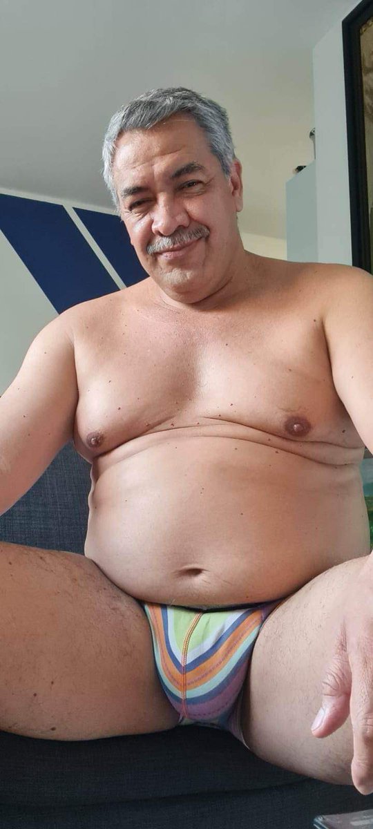 Madurosmx5's tweet photo. Petición de un seguidor, me dice que encontró este macho en el teléfono de su mamá , al parecer es su amante jajaja https://t.co/FDBPwHUh2j