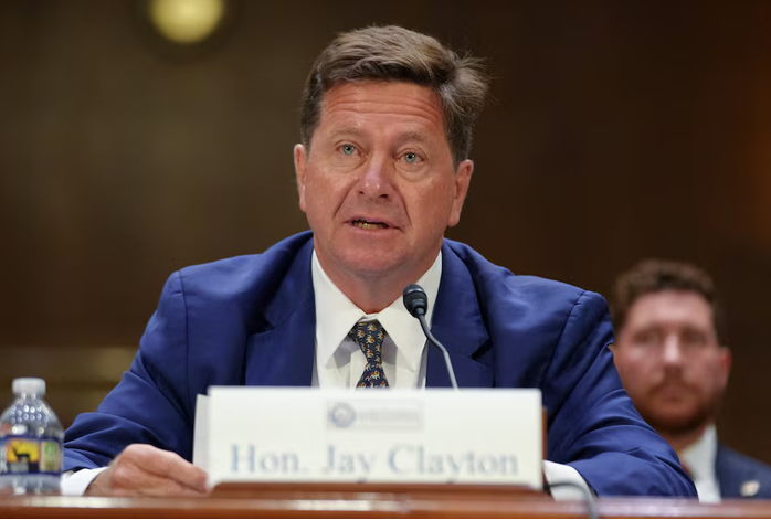 srbija_eu's tweet photo. U.S. Senate Republicans on Tuesday confirmed President Donald Trump's  nominee, Manhattan U.S. Attorney Jay Clayton, to be the nation's ​top  spy, despite opposition from Democrats following an angry confirmation  hearing. #news #usa #trump https://t.co/oieouC8qw2