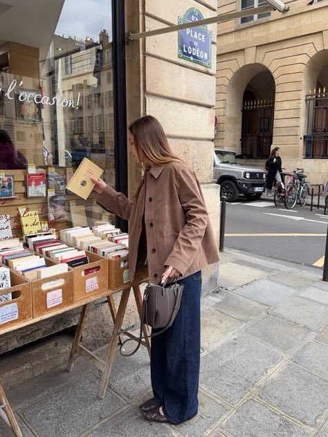 islaboards's tweet photo. buying new books is therapy https://t.co/lksSfmcXW1