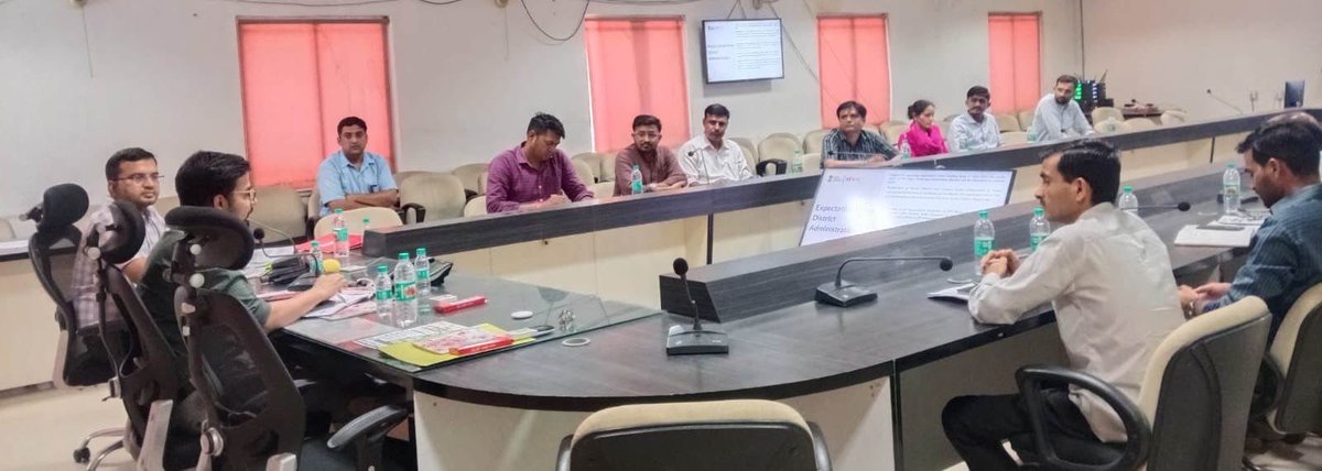 CeoRajasthan's tweet photo. 👉 शिक्षण संस्थानों में #ELC क्लब को पूरी तरह ��क्रिय करें तथा इनमें नियमित रूप से मतदाता जागरूकता गतिविधियाँ आयोजित करवाई जाए ताकि विद्यार्थी सशक्त लोकतंत्र के विविध पहलुओं से रू��रू हो सके🙌
👉 स्वीप नोडल अधिकारी एवं मुख्य कार्यकारी अधिकारी , #बाड़मेर द्वारा मंगलवार को कलेक्ट्रेट कॉन्फ्रेंस हॉल में विभिन्न शिक्षण संस्थानों के प्रतिनिधियों की बैठक लेकर #ELCs को सुदृढ करने हेतु निर्देशित किया गया ।
#ECI #लोकतंत्र #युवा_शक्ति #Democracy #YouthPower #संविधान #जागरूक_मतदाता #लोकतांत्रिक_मूल्य #IndiaDemocracy #YouthForDemocracy
#Electoralawareness 
#SVEEP 
@ECISVEEP @DIPRRajasthan 
@rajeduofficial @BarmerDm 
@DDNational @airnews_jaipur