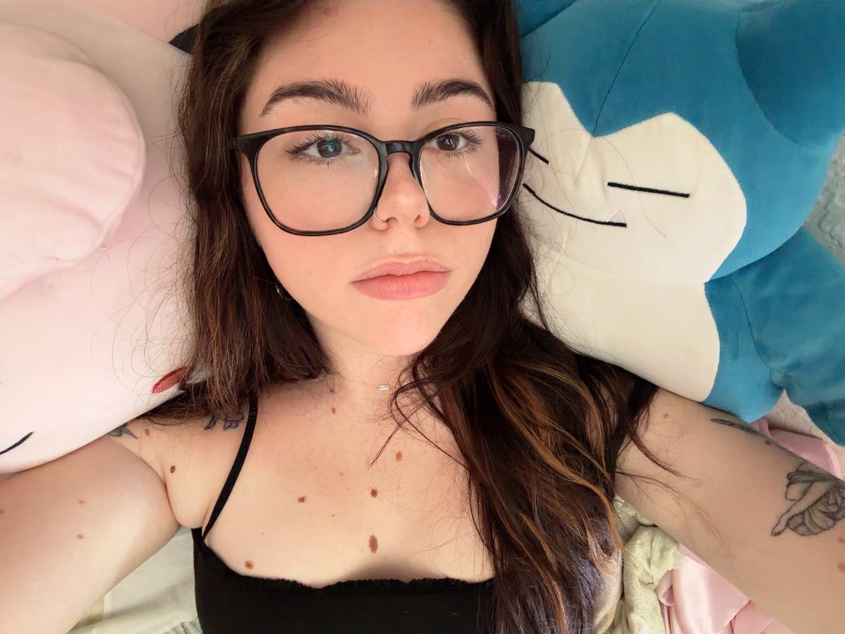 luvkiahz's tweet photo. ok moots are inspiring me now i wanna know 🤓🧐 https://t.co/BKwOtYqFxw