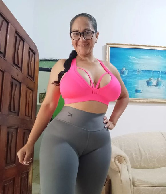 Valenyolivia's tweet photo. Mi madre es muy deportista https://t.co/MzCVAjdNwz