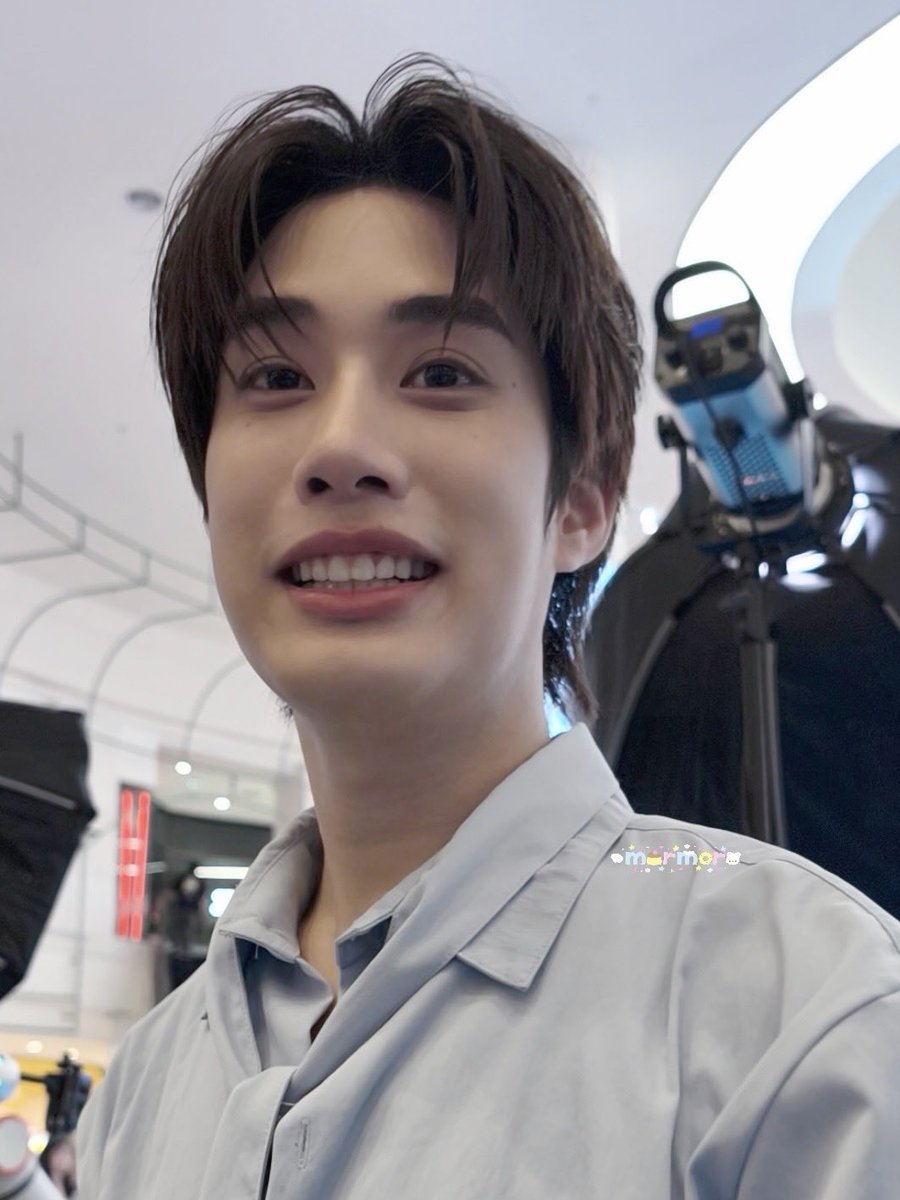 meixuq's tweet photo. ดารามองกล้องหน่อยค่ะอย่ามองตา ป้ากลัว🥹🩵🫰🏻 https://t.co/9kktJFaiS1