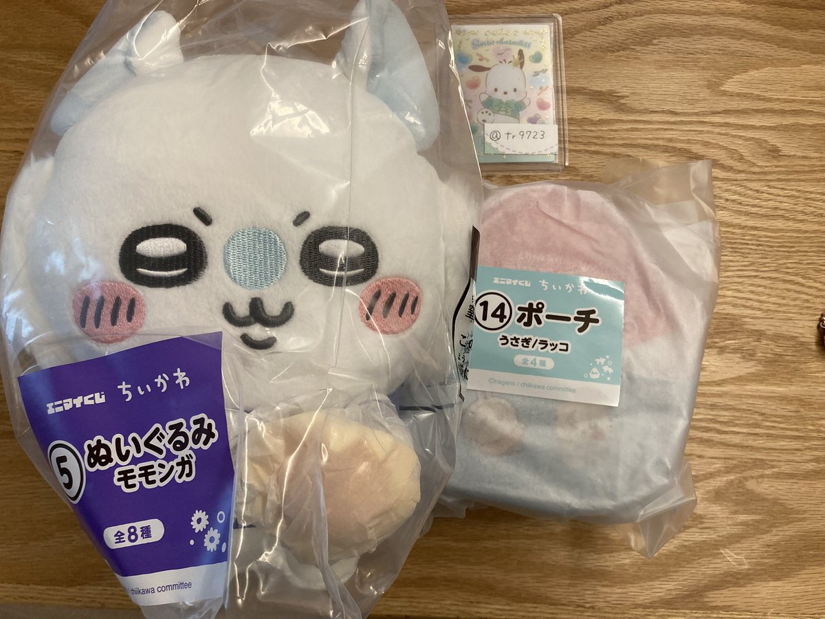 tr9723's tweet photo. 〈上げ直し〉ちいかわ　エニマイくじ　交換

譲→モモンガ　ぬいぐるみ
　　うさぎラッコ　ポーチ

求→シーサー　ぬいぐるみ
　　シーサーくりまんじゅう　ポーチ

郵送または都内、埼玉手渡し

現物写真載せてお声がけいただけると助かります🙏 https://t.co/WbyR36NWK0