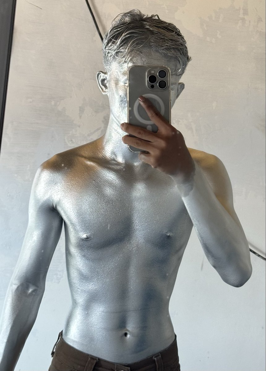 Noname52665912's tweet photo. I am cooking
#silverman #silverboy #manusiasilver #boost https://t.co/xCcWjs8g2b