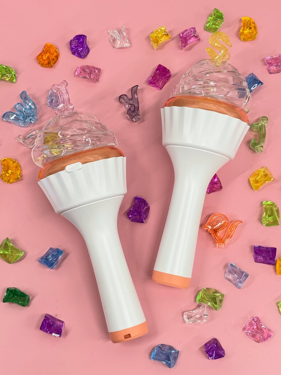 prompplee's tweet photo. ⭐️ หิ้วด่วนค่า กำลังไปกวังยา

🧡 FANLIGHT  : 🚢 1350 / ✈️  1450
➖ มัดจำ 700 บาท

🧡 EMBLEM : 🚢 450 / ✈️  470
➖ มัดจำ 200 บาท

✅ รับมัดจำ
❌ สินค้าหมดคืนเงิน
🚚 50฿

🛒 dm

#ตลาดนัดรวว #ตลาดนัดredvelvet #ตลาดนัดrvv https://t.co/c0wrJXnaux