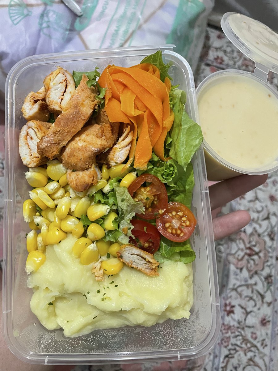 litt9901's tweet photo. Ini makan siangku, mana makan siangmu 👌🏻 https://t.co/jIu6OEKzU1