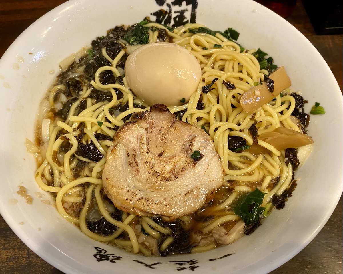 hiro_ike1961's tweet photo. 今日の麺活🍜 ＃らーめん潤亀戸店 定訪。
生姜醤油らーめん大盛ﾄｯﾋﾟﾝｸﾞ岩のり(ハーフ)、、🍺
生姜香る滋味深いスープは岩のりの風味が加わりさらに旨さがバージョンアップ！歯切れ良いストレート細麺はこのスープによく合う！豚は炙りで香ばしく卓上の豊富な調味用での味変も楽しい！美味完食😋 https://t.co/AWFRl5O8bj