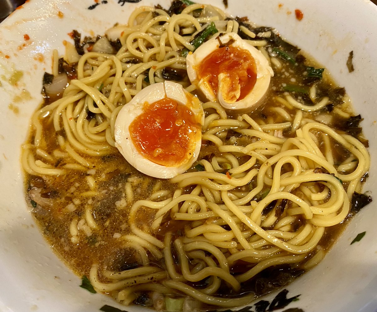 hiro_ike1961's tweet photo. 今日の麺活🍜 ＃らーめん潤亀戸店 定訪。
生姜醤油らーめん大盛ﾄｯﾋﾟﾝｸﾞ岩のり(ハーフ)、、🍺
生姜香る滋味深いスープは岩のりの風味が加わりさらに旨さがバージョンアップ！歯切れ良いストレート細麺はこのスープによく合う！豚は炙りで香ばしく卓上の豊富な調味用での味変も楽しい！美味完食😋 https://t.co/AWFRl5O8bj