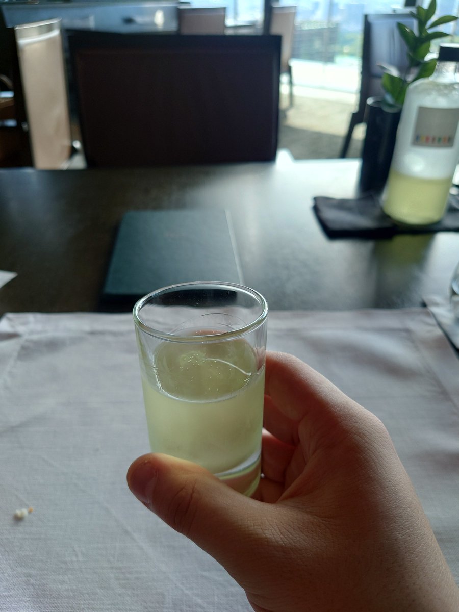 jamjam03983582's tweet photo. #イタリアン
食後のリモンチェッロで完璧整ったわぁ https://t.co/76tPaHYGbr