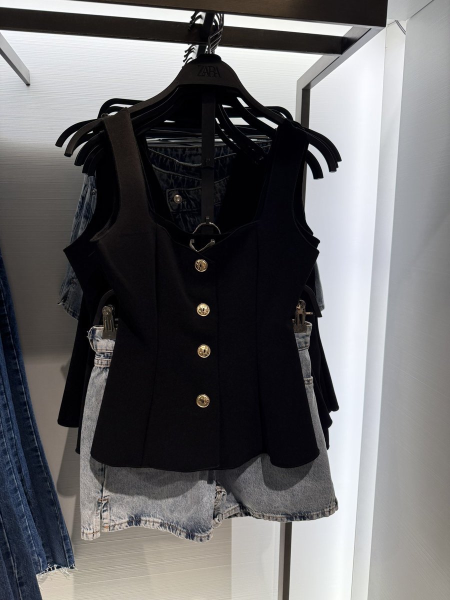 jripupupu_'s tweet photo. ZARA可愛すぎて、即買いしたwww
韓国の令嬢ですか？ってくらい可愛い🥰 https://t.co/cEITRpwrzf