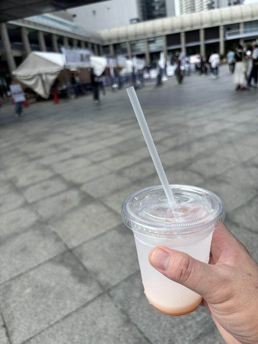 tenpanopaca's tweet photo. 現地到着！
思ったり人少なくて動きやすい　笑
ライブ楽しみやな〜！

#櫻坂46 
#櫻坂_Whatslonesome https://t.co/0wov66ao8b