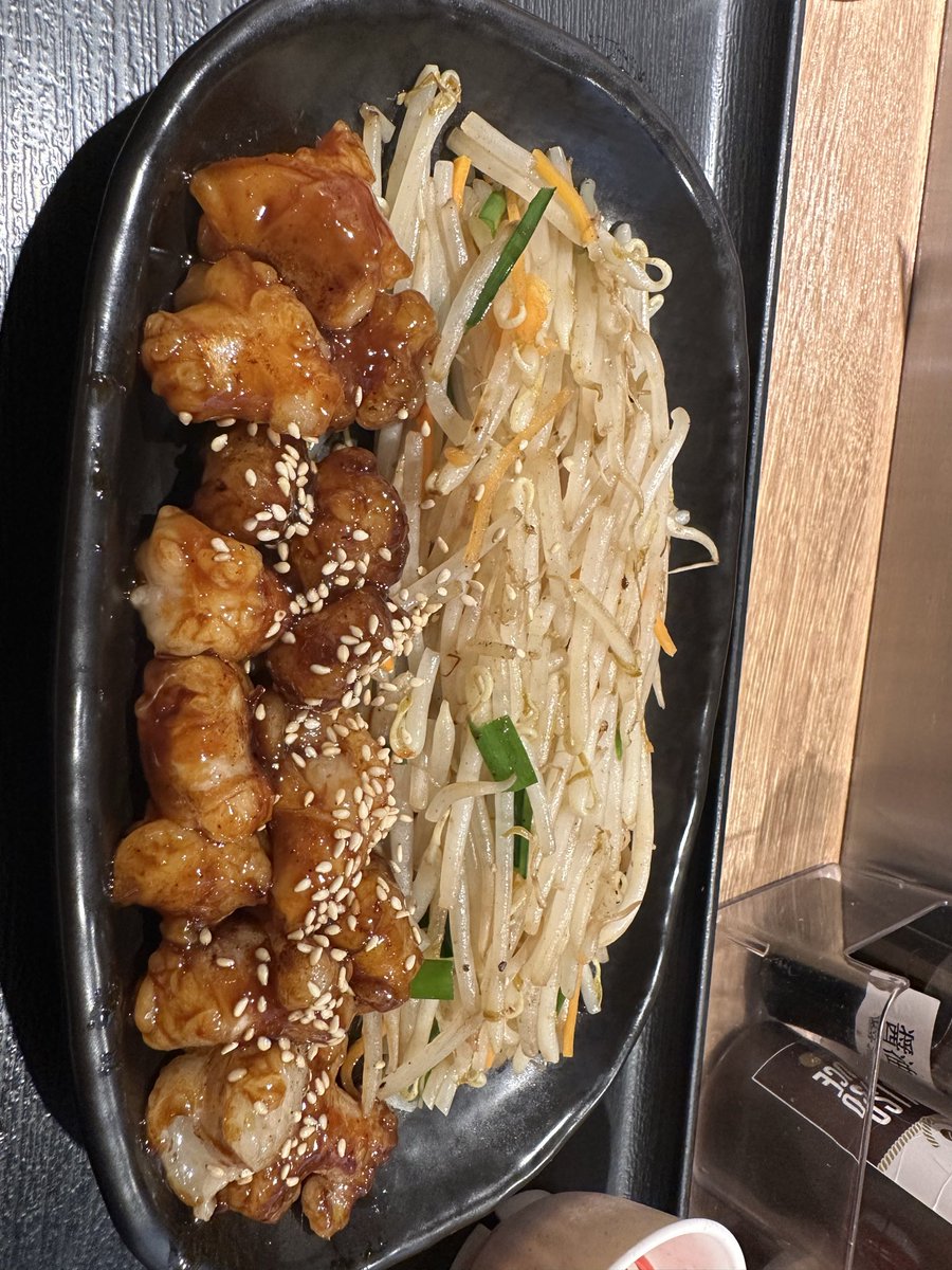 XwUQ4BTwpL9PmK8's tweet photo. 天神ホルモンは個人的には
丸腸一択です🥰✨

序盤に勢いよく食べてしまって
最後のホル玉丼は少しバランス悪い
仕上がりになりました😂

#天神ホルモン https://t.co/LDdwuZCz4G