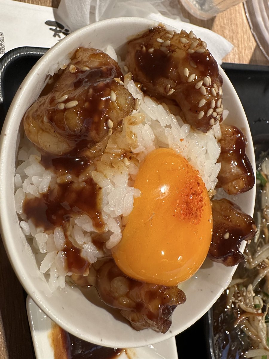 XwUQ4BTwpL9PmK8's tweet photo. 天神ホルモンは個人的には
丸腸一択です🥰✨

序盤に勢いよく食べてしまって
最後のホル玉丼は少しバランス悪い
仕上がりになりました😂

#天神ホルモン https://t.co/LDdwuZCz4G