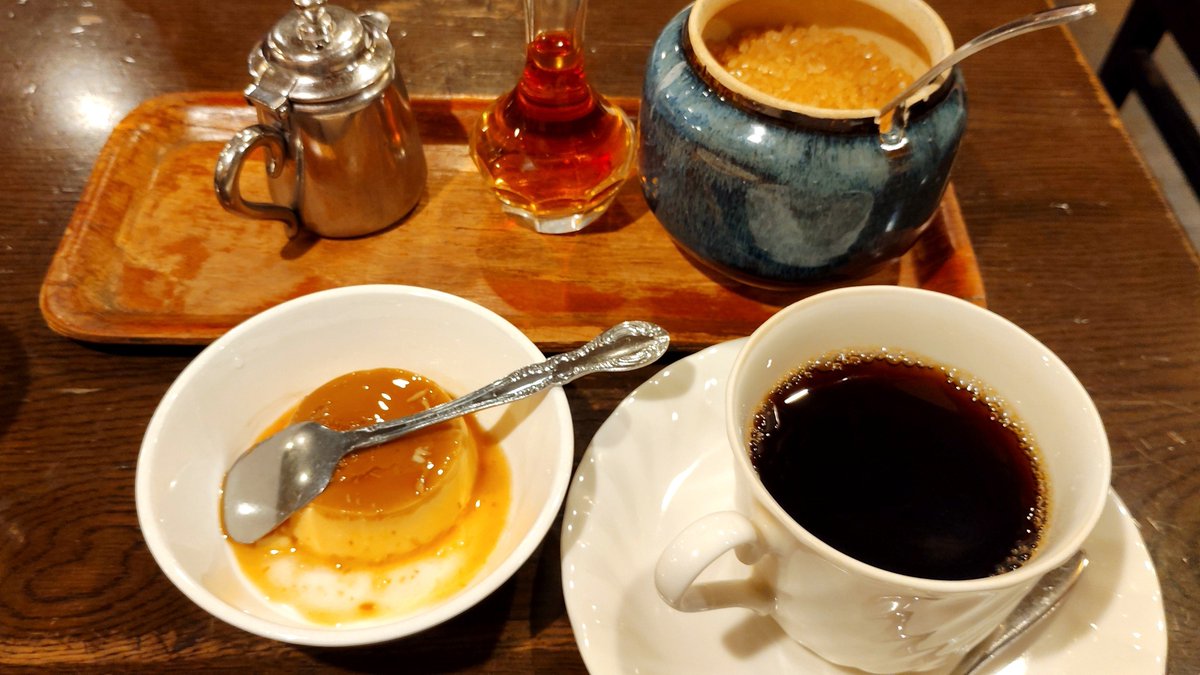 homelandreturns's tweet photo. 調味料フルセット付きのコーヒー（サービスプリン付き）からでないと得られない栄養素、確かにある https://t.co/v8dTZseMqN