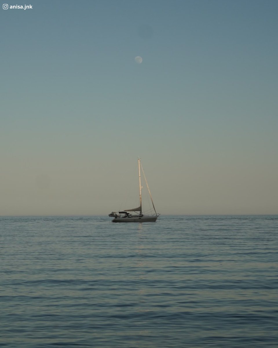 VisitRoses's tweet photo. Bon dimecres! ⛵
¡Feliz miércoles! ⛵
Joyeux mercredi! ⛵
Happy Wednesday! ⛵
Schönen Mittwoch! ⛵
Fijne woensdag! ⛵
Buon mercoledì! ⛵
📸 (Ig) @anisa.jnk - Moltes gràcies! ❣️
#VisitRoses #BadiadeRoses #Emporda #CapdeCreus #InCostaBrava #CatalunyaExperience #Catalunya https://t.co/sn7mY4jFS6