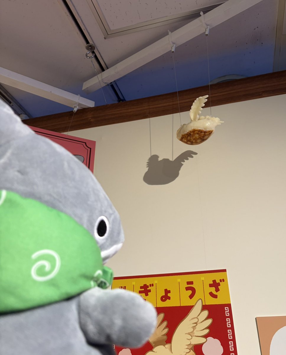 Penguinbox1's tweet photo. 羽つき餃子！ https://t.co/PkinwWrkG2