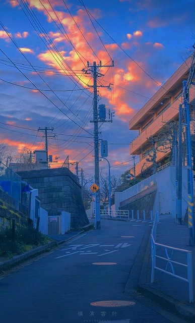 rie18247764's tweet photo. 水曜の夕方は疲れがどっと出るなぁ。明日は木曜、というか金曜が休みなだけが救い。今日は簡単にカレーでも作って晩酌に移行するか。 https://t.co/gdeQOLuTZh