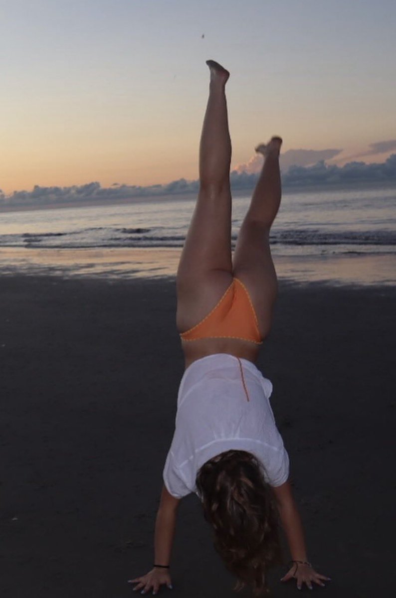 tpfpnphdhk's tweet photo. which one looks best on her… https://t.co/R0ibeoiQhy