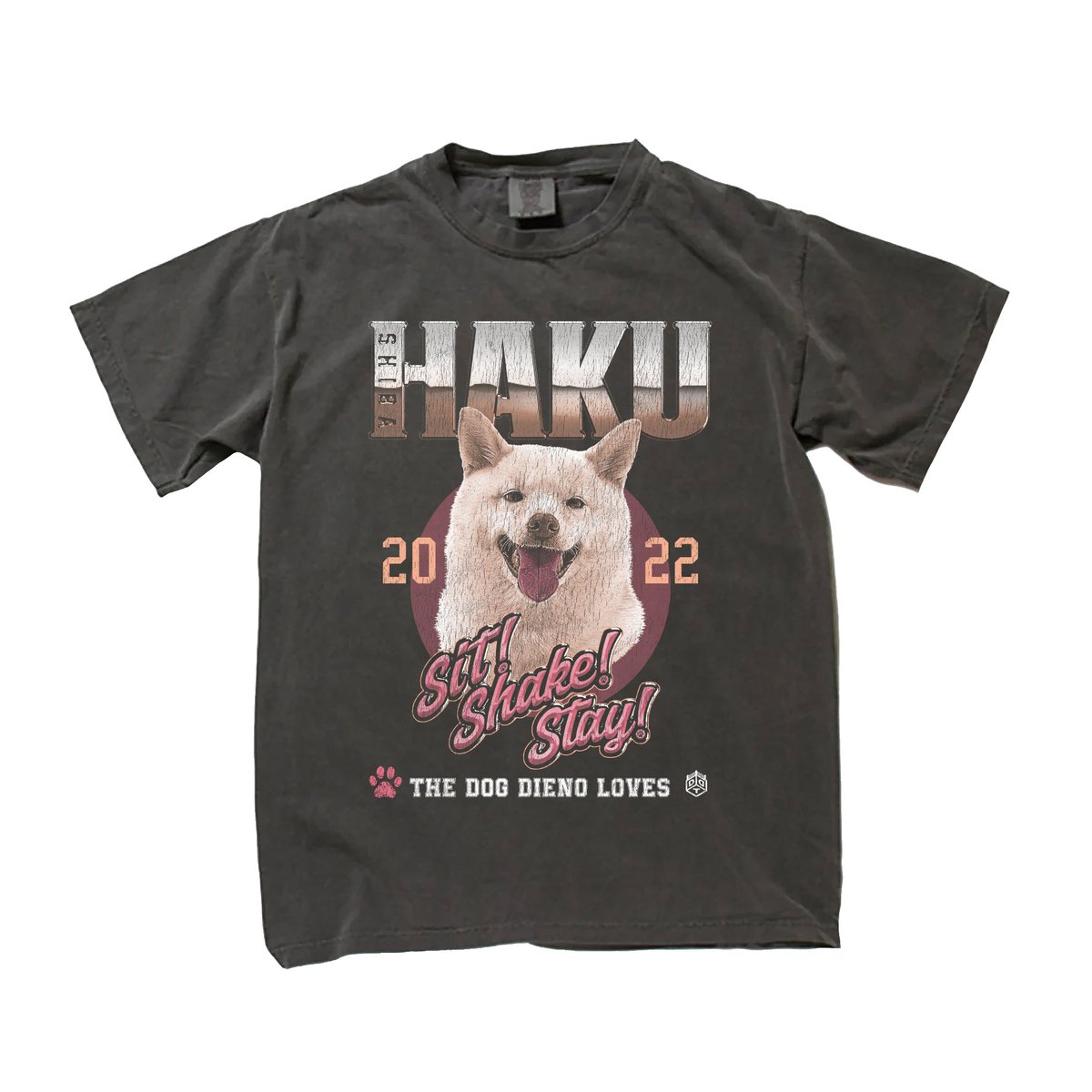 ddtproGOODS's tweet photo. 🤼8月11日 東京・両国国技館「WRESTLE PETER PAN 2026」

🆕MERCH !!!
━━━━━━━━━━

🐕男色ディーノ”愛犬ハク”Tシャツ
サイズ：S-XXL
価格：4,500円

ディーノの愛犬・ハク選手のTシャツが登場‼️
ヴィンテージ加工のデザインとなっています👍

#ddtpro #DDTグッズ https://t.co/xbbFgrESHR