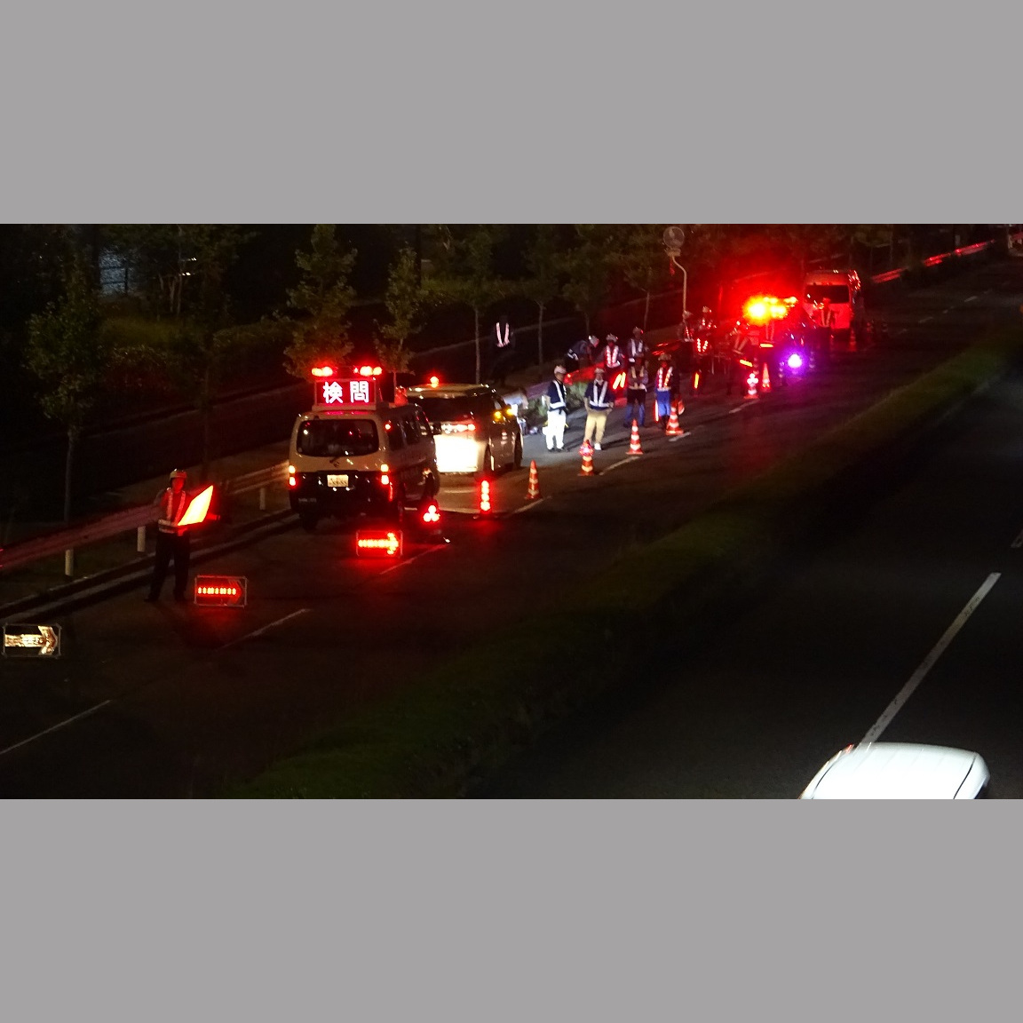 HP_maplekun's tweet photo. 【🚙暴走追放！とことんやります！🏍】
暴走・爆音走行車両の撲滅に向けて７月17、18日に広島市南区、安佐南区、大竹市で検問を実施しました🚨
県民の皆様の静かな夜を守るため、迷惑な暴走・爆音走行の一掃に向けて取締りを進めます👮
【#交通指導課】#広島県警察 #交通取締り #暴走 #爆音 https://t.co/lPMJOuI7jJ