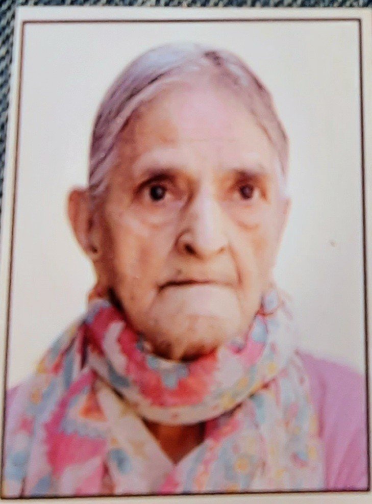 Sandeeparora143's tweet photo. My mother is my first teacher, my greatest guide, and my forever Guru. Every value I cherish began with her. On this sacred #GuruPurnima, I bow with #gratitude to the one who shaped my #life . ❤️🙏
#Mother #Maa #IndianCulture #Respect #Blessed #Guru #Family #Inspiration https://t.co/hLHJM1jwSP