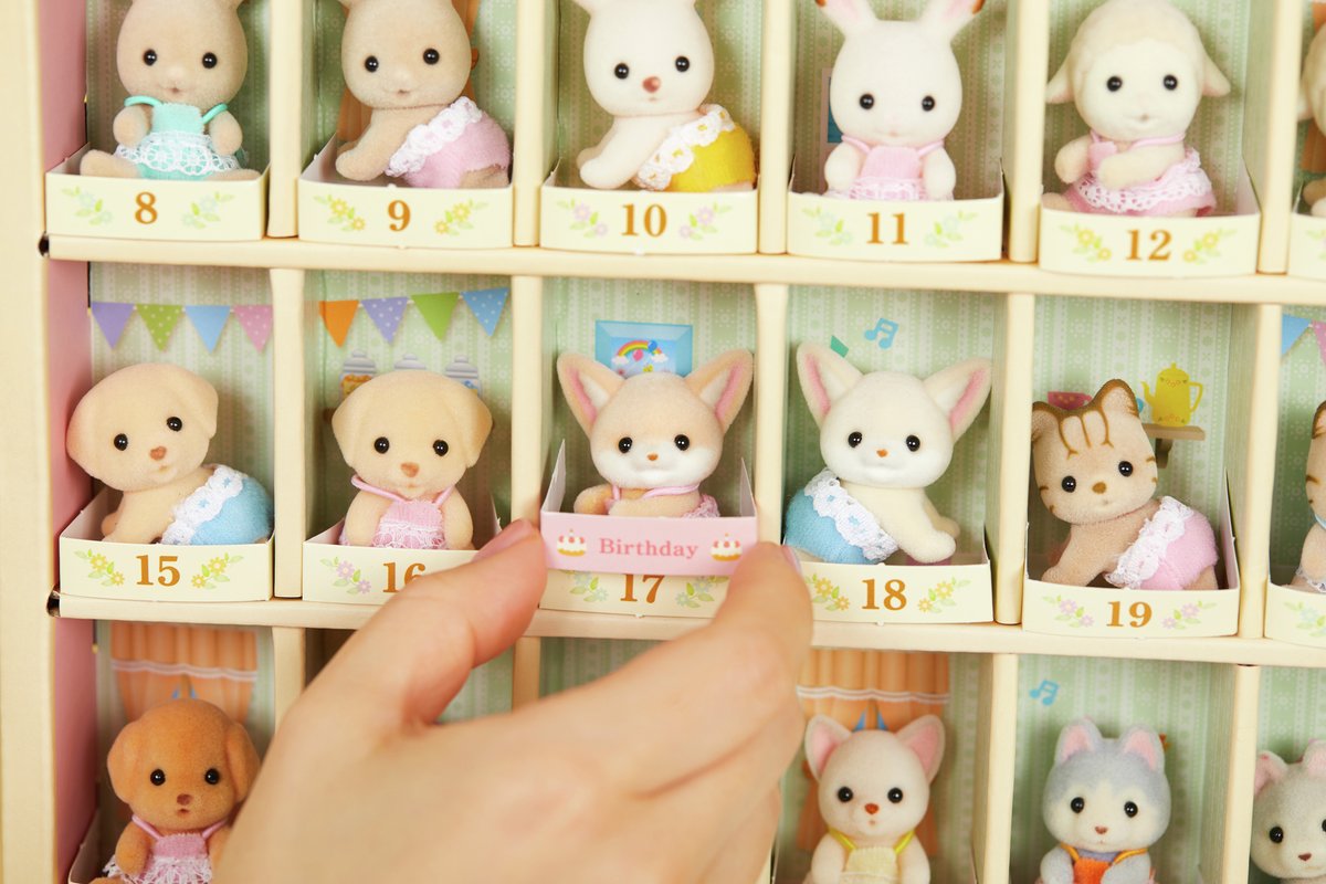 SylvanianEC_JP's tweet photo. ／
⬇️ℝ𝕖𝕤𝕥𝕠𝕔𝕜 𝕀𝕥𝕖𝕞
＼

赤ちゃん人形が最大４２にん飾れる赤ちゃんカレンダーです。プレートを差し替えて、毎月たのしめます🎵いちごケーキの衣装を着たしろウサギの赤ちゃんソフィーつき🍓

『ならべてかわいい！赤ちゃんカレンダー 』
https://t.co/BIH7hH5tqi https://t.co/7d19zyQlwi