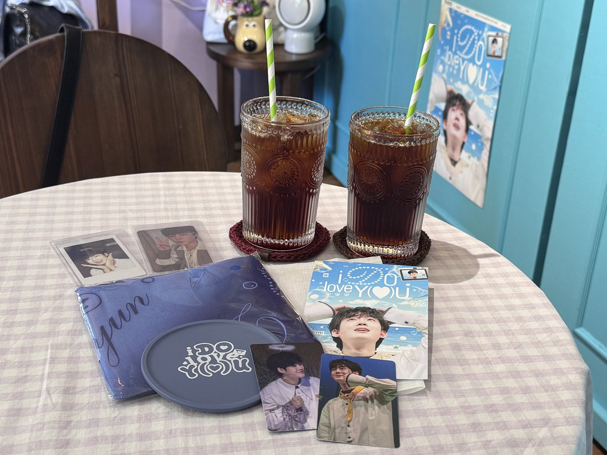 dongwugui's tweet photo. 🚏

여름에 태어나
여름을 닮은 유현이의
예쁜 생일카페 다녀왔도엽 𓂃˚‧ 𓆸

..。하나둘셋 유현이 생일축하해 ʺ̤♡

#iDOloveYU #HBD_DYH 
#생일축하하고싶었도엽 https://t.co/Kp6nN9VjlX