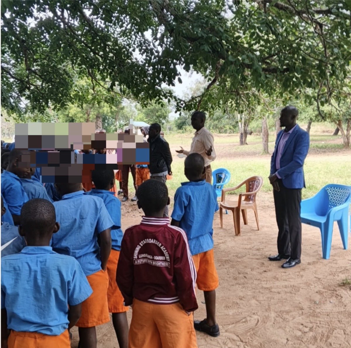 DCI_Kenya's tweet photo. 𝗔𝗡𝗨 𝗗𝗘𝗧𝗘𝗖𝗧𝗜𝗩𝗘𝗦 𝗖𝗢𝗡𝗗𝗨𝗖𝗧 𝗡𝗔𝗧𝗜𝗢𝗡𝗪𝗜𝗗𝗘 𝗦𝗘𝗡𝗦𝗜𝗧𝗜𝗦𝗔𝗧𝗜𝗢𝗡 𝗖𝗔𝗠𝗣𝗔𝗜𝗚𝗡 𝗔𝗚𝗔𝗜𝗡𝗦𝗧 𝗗𝗥𝗨𝗚 𝗔𝗡𝗗 𝗦𝗨𝗕𝗦𝗧𝗔𝗡𝗖𝗘 𝗔𝗕𝗨𝗦𝗘

As schools close for the August holidays, detectives from the Anti-Narcotics Unit (ANU) have intensified a nationwide sensitisation campaign against drug and substance abuse, reaching learners and communities across the country to promote awareness and strengthen prevention efforts.

In Lunga Lunga, ANU detectives, working alongside detectives from the Anti-Terrorism Police Unit (ATPU), engaged Junior Secondary School learners at Ngathini Comprehensive School, equipping them with knowledge on the dangers of drug and substance abuse and empowering them to make informed and responsible choices.

In Malindi, ANU detectives sensitised students at Malindi High School on drug prevention, reporting mechanisms, and the importance of seeking counselling and support.

At Alliance High School, ANU detectives engaged students with key messages on the dangers of drugs and the importance of resisting substance abuse.

Meanwhile, in Kijipwa Location, Mtwapa, ANU detectives, together with the area Chief and Assistant Chief, engaged Nyumba Kumi leaders and Village Security Committee members on identifying commonly abused drugs, strengthening community vigilance, and enhancing collaboration in efforts to disrupt drug trafficking through information sharing.

The campaign comes at a critical time as schools break for the August holidays, a period when learners may be more susceptible to negative influences and peer pressure. 

By investing in prevention through education, awareness and community partnerships, the Directorate of Criminal Investigations (DCI) aims to equip young people with the knowledge and confidence to make positive choices while reinforcing a shared responsibility in the fight against drug and substance abuse.

As learners begin the holiday, parents and guardians are encouraged to remain actively engaged by fostering open conversations, providing guidance, and creating supportive environments that help children make safe, informed and responsible decisions.