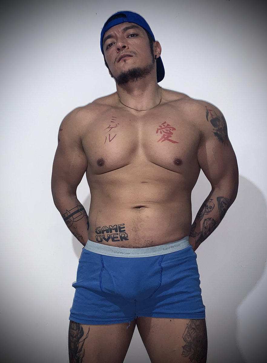 MiikeSchz's tweet photo. Sobres ya quedo el dia de hoy amonos a getear ,chingona noche pandilla de los hierros 💪🏻
#Bullking #Bigger #Muscles https://t.co/oozTgwJL3H