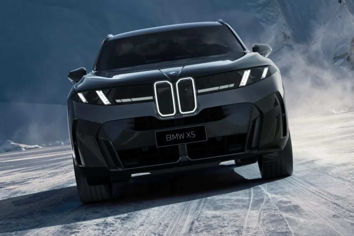 01net's tweet photo. 🚗💨 1 000 km d'autonomie ! Le BMW iX5 LWB   supprime toutes vos excuses pour ne pas passer à l'électrique !   ➡️ https://t.co/0dKIrUkT7B https://t.co/H0THLBO7UC