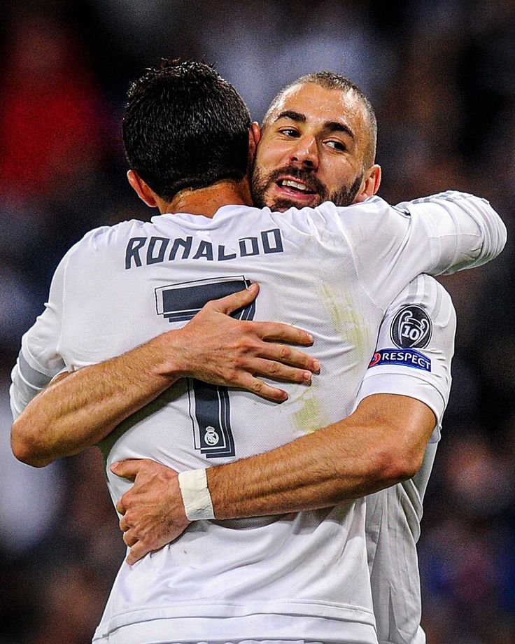 Trollkickoff's tweet photo. 🚨🗣️🇵🇹 José Mourinho on why Karim Benzema was so important for Cristiano Ronaldo:

"The best compliment I can give Karim Benzema is that he was Cristiano Ronaldo's favourite strike partner at Real Madrid. For Cristiano to truly love playing with another striker, that player has to do so much for him and for everyone around him."

"Karim is probably the only No. 9 I know who isn't selfish. He's a striker who always thinks about the team before himself. The way he combines and interacts with his teammates is simply fantastic."

"He's getting older, but somehow his body looks younger. He takes incredible care of himself. His life changed a lot compared to his younger years, and today he's the definition of a true professional."

"Karim Benzema is absolutely incredible.