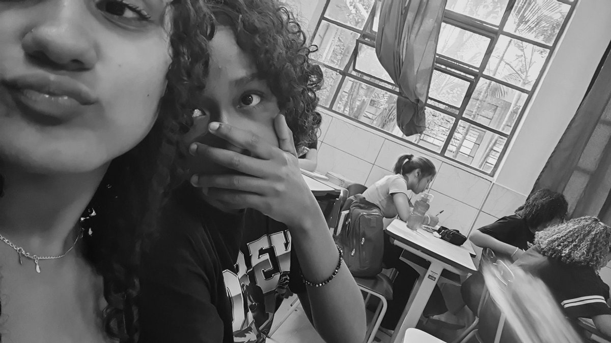 moreticia_'s tweet photo. sempre eu e ela https://t.co/APJGCcH4Xb