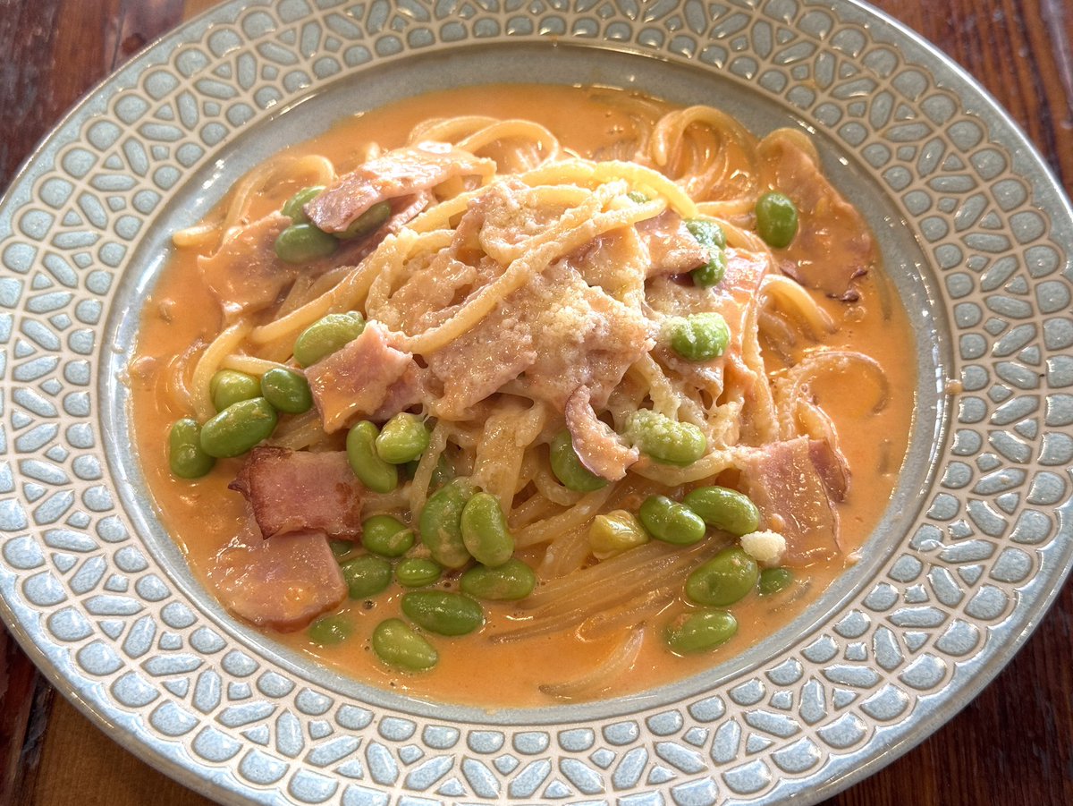butabest's tweet photo. 小伝馬町駅の近くにありますコレットさんでベーコンと枝豆のトマトクリームソーススパゲッティをいただきました。
トマトの酸味と、クリームとチーズのコクがベストマッチ！
枝豆のほくほく食感も楽しい！
サラダとドリンクが付いて1,100円は、とってもお得です。
おいしくいただきました！ https://t.co/2S3iAOu9kW