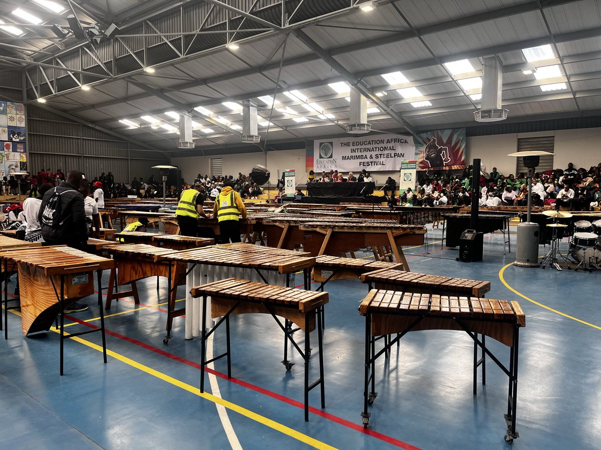 Malambule's tweet photo. @UncleCul A school played this joint at the marimba festival this past weekend. Me and my fellow grown folk lost our minds 💣 🔥 🚒 https://t.co/wBfK338i6z