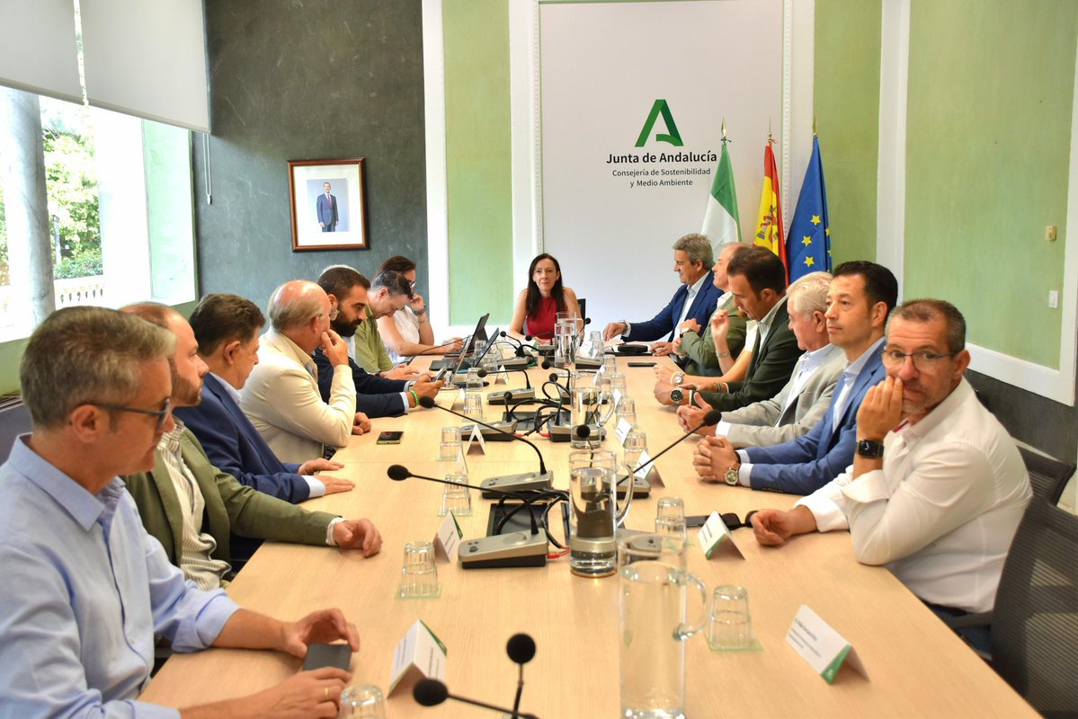 andaluciacaza's tweet photo. La @AndaluciaJunta y la FAC sientan las bases para ejecutar la Agenda Andaluza por la Caza los próximos cuatro años

🤝 Silvestrismo, protección de la biodiversidad, defensa y socialización de la caza serán las líneas de trabajo junto a @MedioAmbAND: https://t.co/fh0X9mNSlm https://t.co/Ey2RtvkXfu