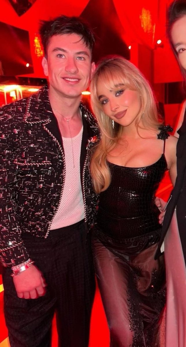 enigmatic_notes's tweet photo. Sabrina Carpenter Dating History:

2014-2015 — Bradley Steven Perry 🇺🇸
2016–2018 — Single
2019–2020 — Griffin Gluck 🇺🇸
2020 — Joshua Bassett 🇺🇸
2021–2022 — Single
2023 — Shawn Mendes 🇨🇦…. Love https://t.co/MSKSc4GPAm