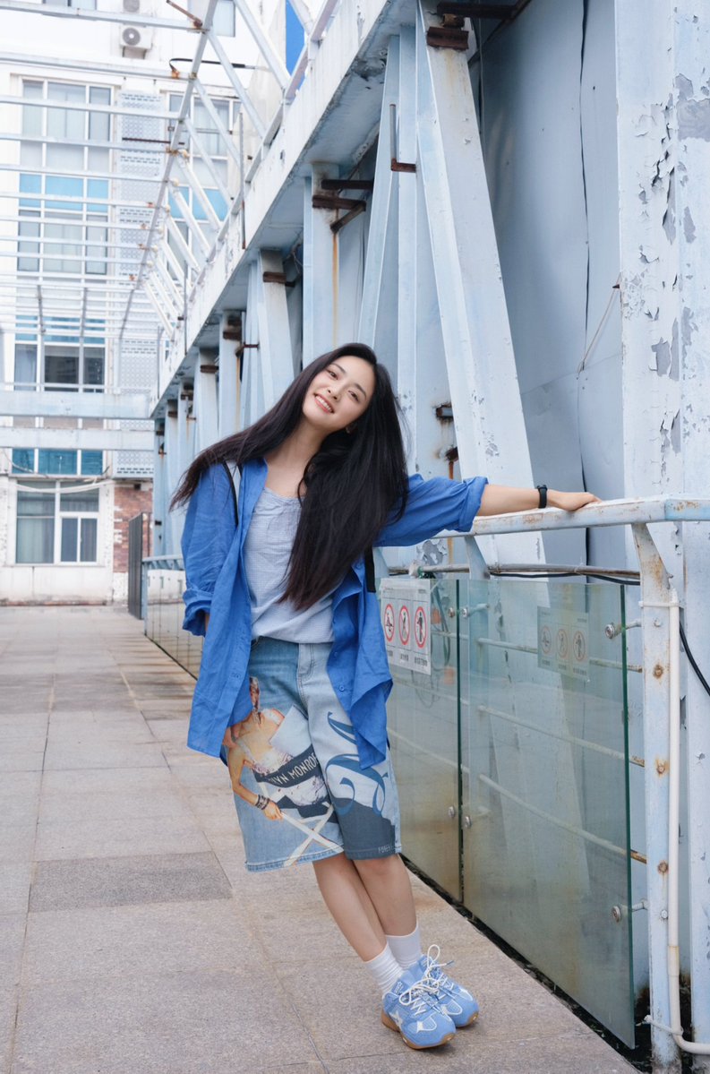 ShenYue_TH's tweet photo. 29.07.2026 #ShenYue Rednote
เดินเล่นไปเรื่อย ๆ🌥
Strolling around
https://t.co/mLhtUARH6B
#เสิ่นเยว่ #沈月 https://t.co/XmGD3vbq7R